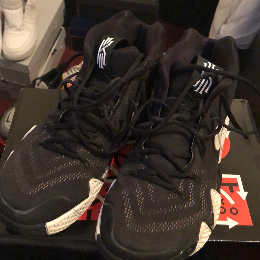 Nike kyrie irving 2 basketball shoes